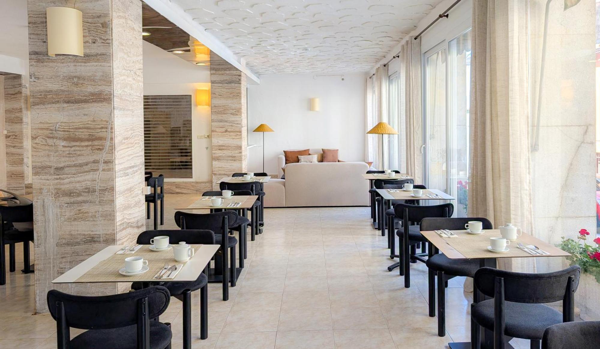 Medium Montecarlo * Palafrugell